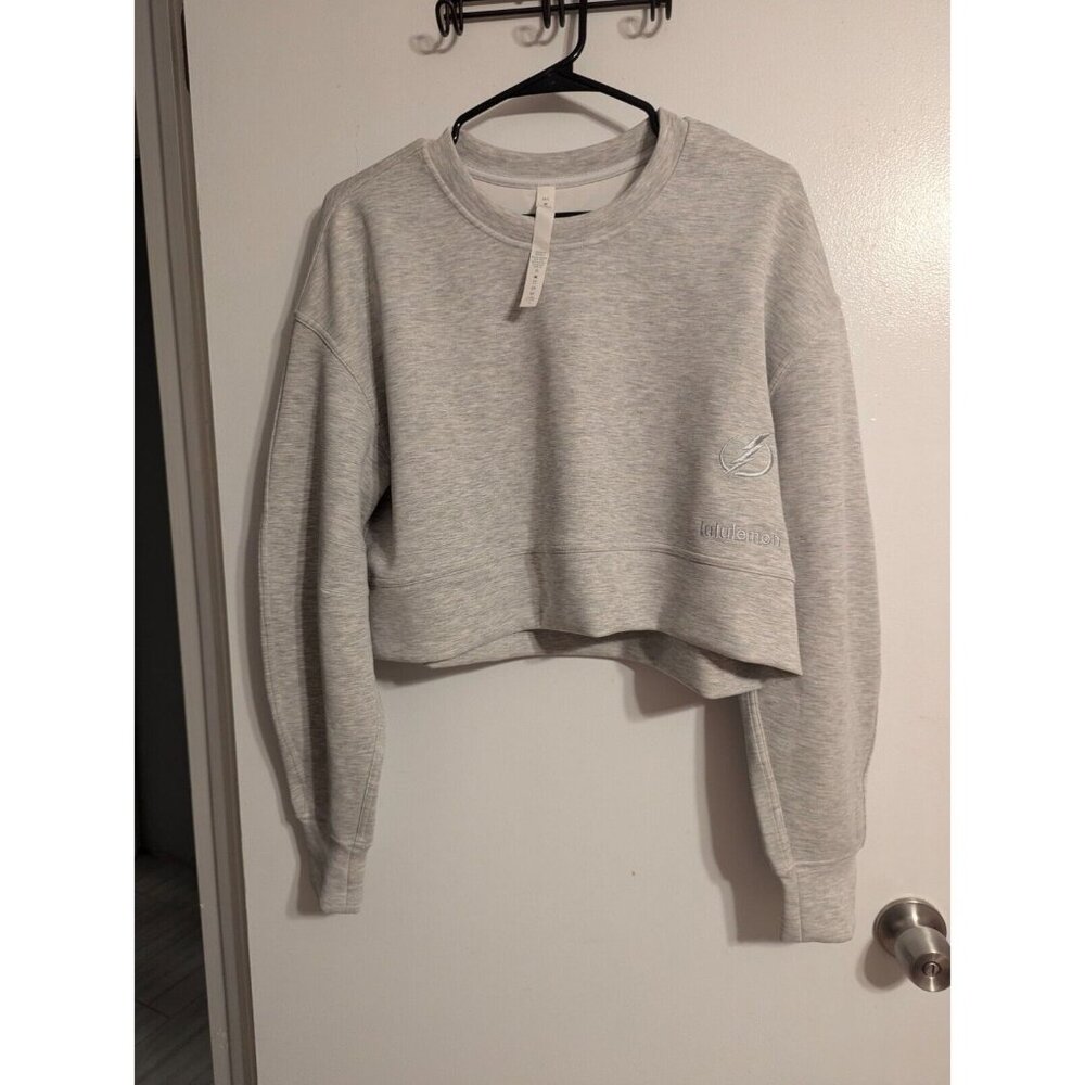 Lululemon Women's Softstreme Oversized Crop Crew M/L Tampa Bay Lightning Hockey